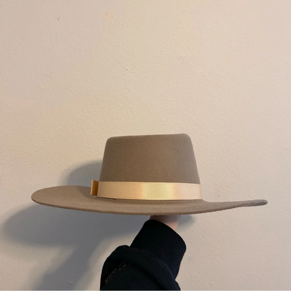 Twister 100% Wool Tan Hat with Pink Ribbon